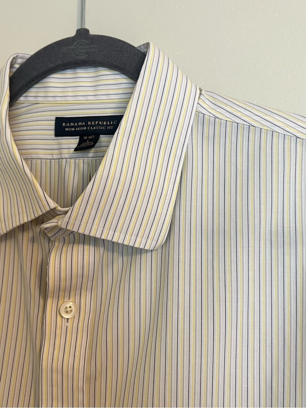 Banana Republic Men’s White Dress Shirt with Thin Stripes
